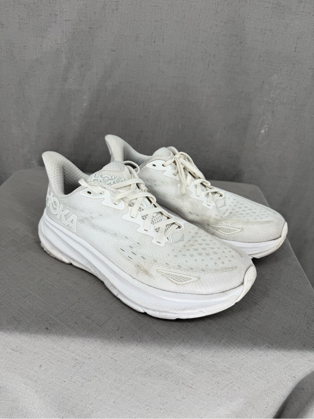 Hoka One One Clifton 9 Women's Size 8.5D Running Shoes White